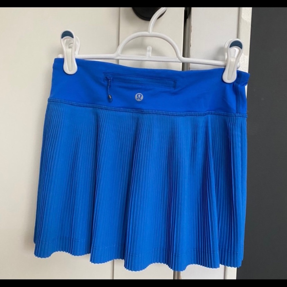 blue lululemon pleat to street skirt size 2